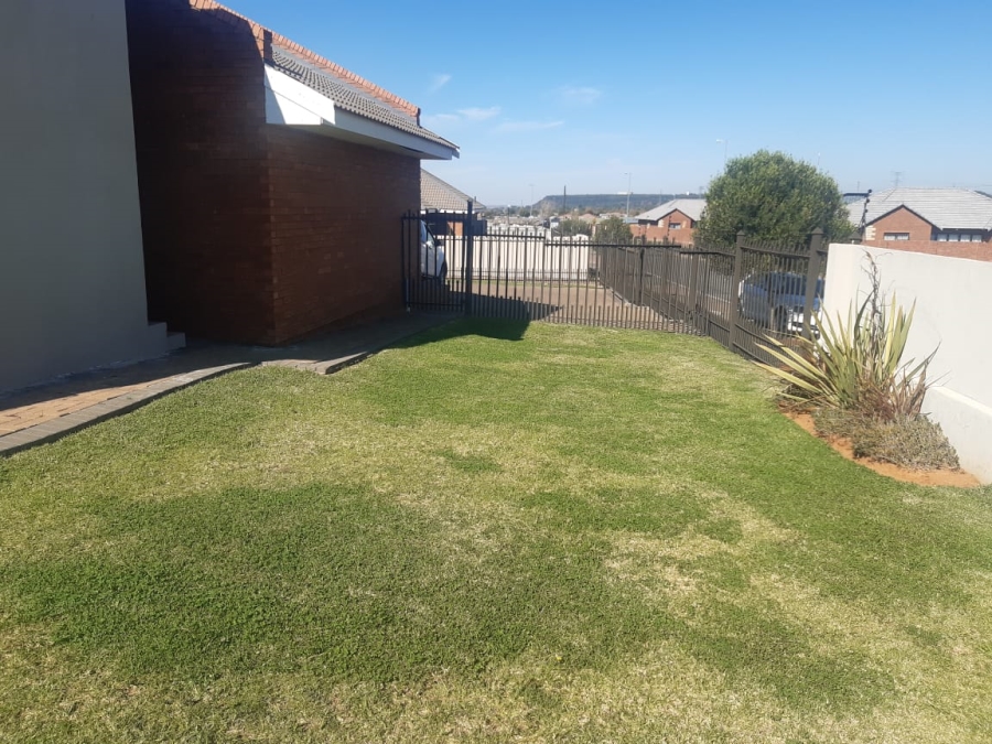 To Let 3 Bedroom Property for Rent in Hillside Free State